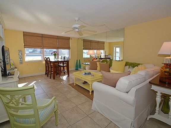 3rd image of 7645 Sun Island Dr S APT 102