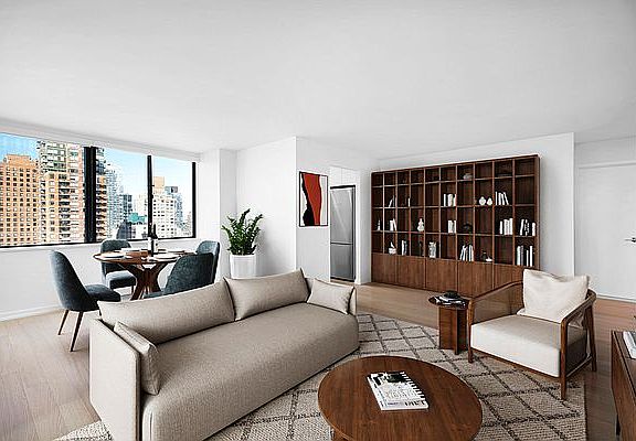 4th image of 124 W 60th St APT 19E