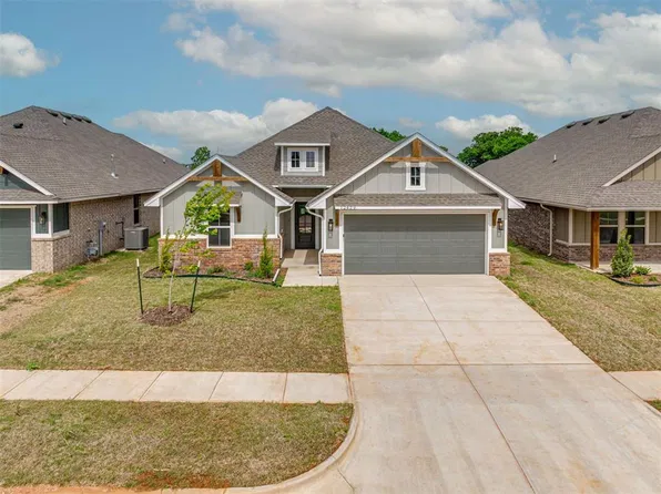 12429 Dolche Vita Dr, Yukon, OK