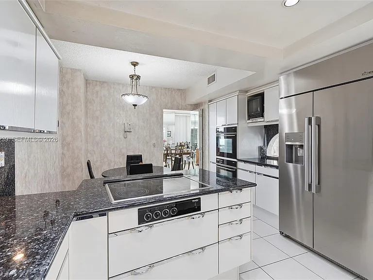 9801 Collins Ave #14D — Photo 37