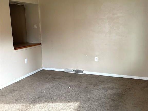 3rd image of 1626 6th Ave