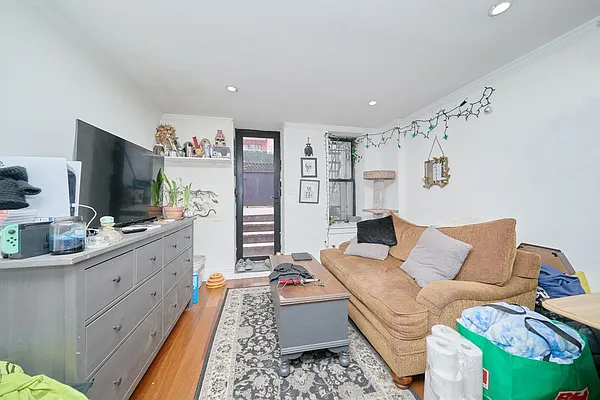 Rented by Living New York | media 13