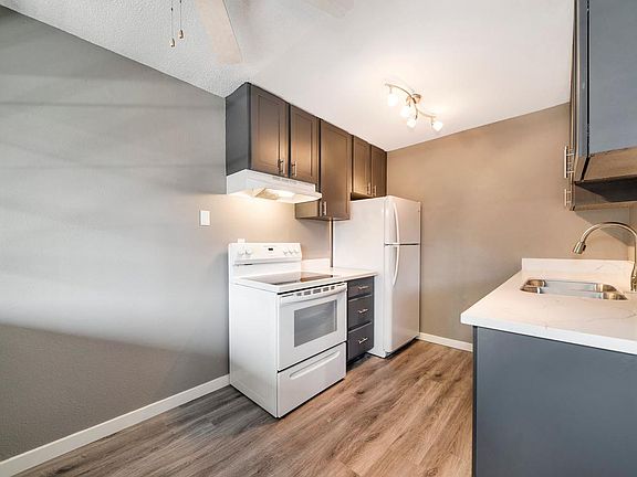 3rd image of 14117 C St S APT M