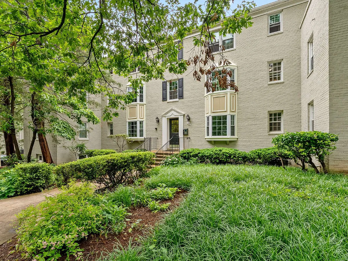 Building Photo - 708 S Arlington Mill Dr #104