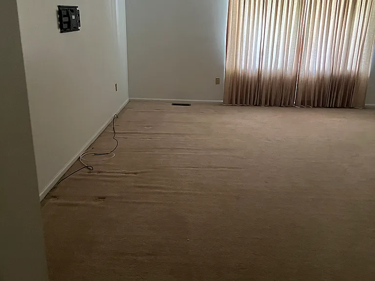 801 S Walker St — Photo 14