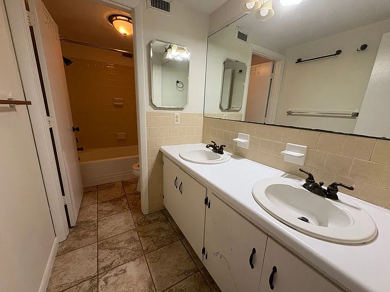 900 Brightwood Manor Dr #B-4 — Photo 18