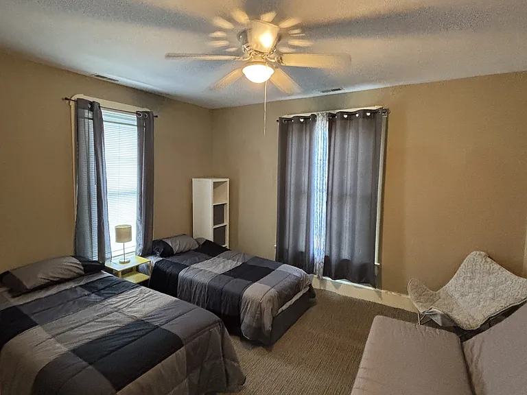 2432 N Illinois St #2 — Photo 2