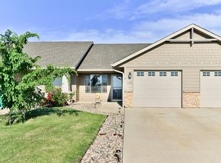 623 Hunter Dr, Harrisburg, SD 57032