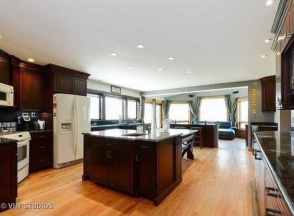 5th image of 26468 N East Lake Shore Dr