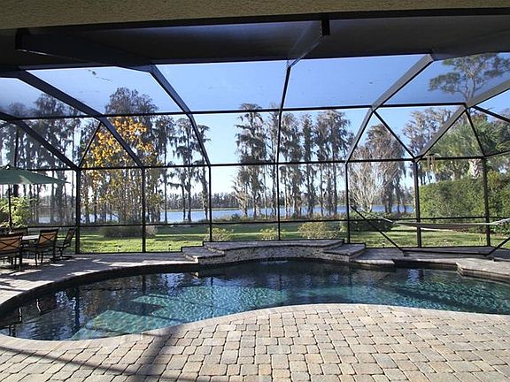 2nd image of 3309 Mapleridge Dr