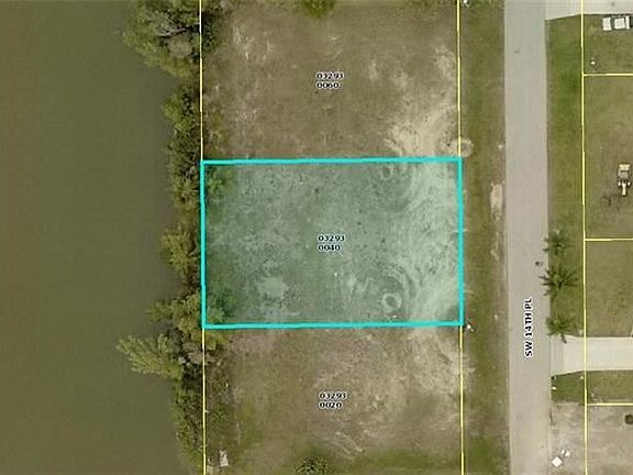 4th image of 3722 SW 14th Pl
