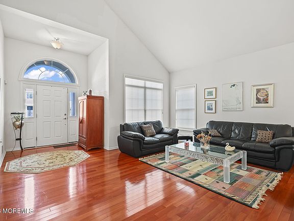 3rd image of 7 Salter Court