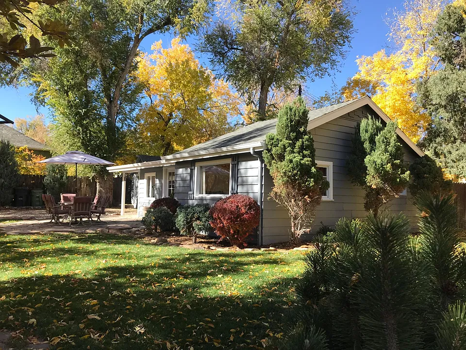 8 W Saint Elmo Ave