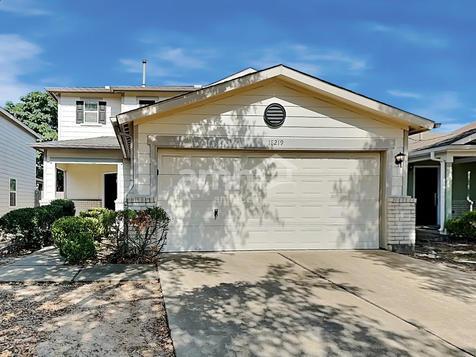 5 bed, 2.5 bath, 2497 sqft, $2,395 — Photo 1