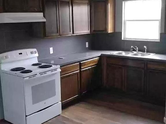 2nd image of 2020 Family Ln