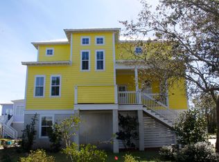 118 Harbor Dr N, Saint Helena Island, SC 29920