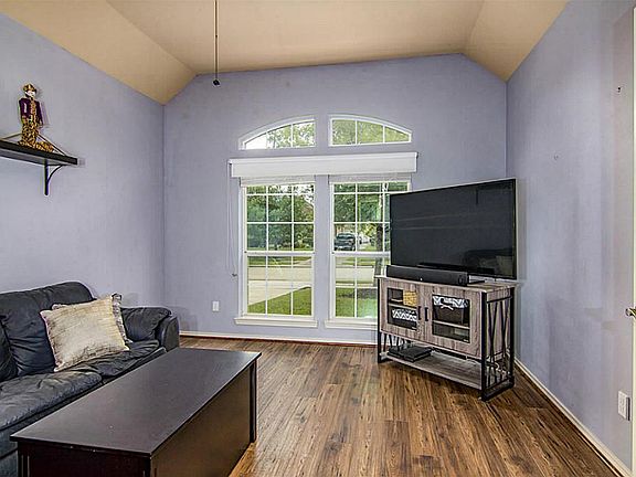 5th image of 15811 Magnolia Shores Ln