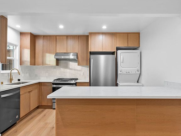 5th image of 526 Lime Ave #532-1/2