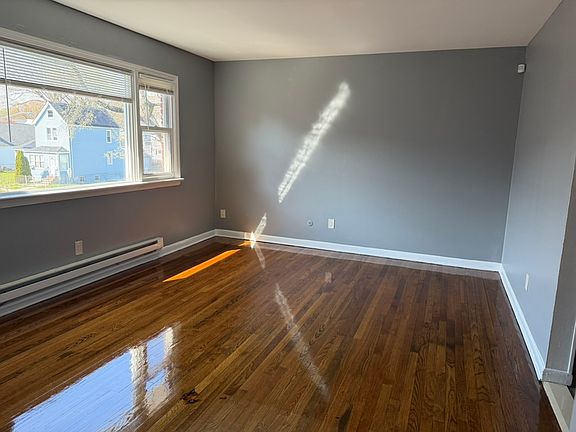 3rd image of 275 Rhode Island Ave Floor 3