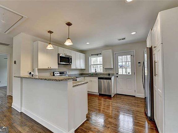 3rd image of 1978 Terry Mill Rd SE