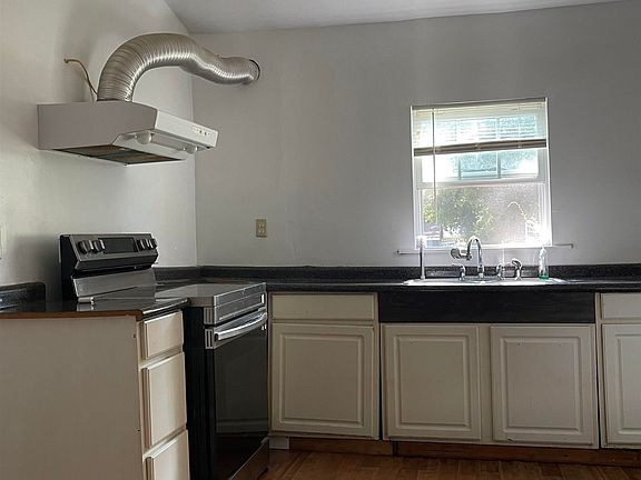 3rd image of 101 Hillside Dr