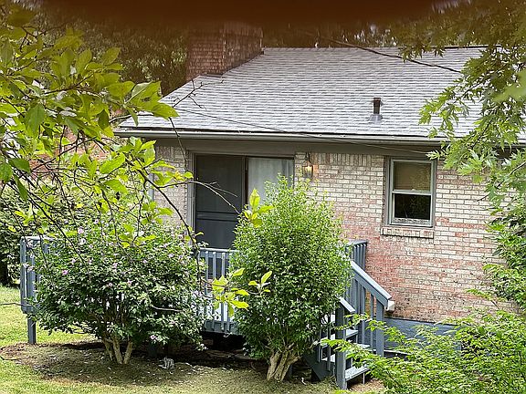 2nd image of 137 Lee Dr