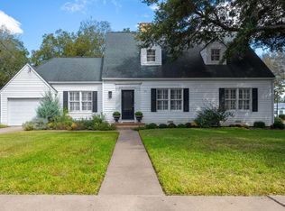 901 Anderson St, Schulenburg, TX 78956