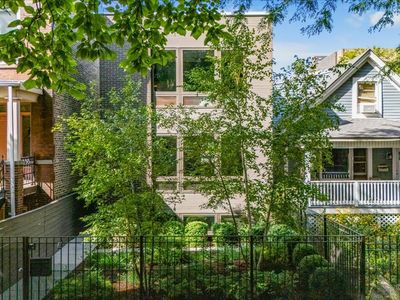 2948 W Belden Ave, Chicago, IL, 60647
