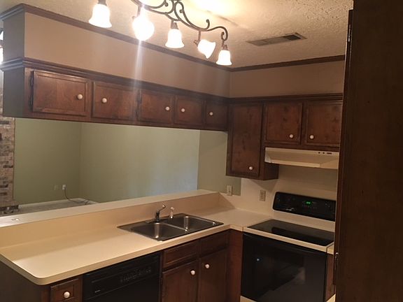 3rd image of 1117 Meadowland Dr