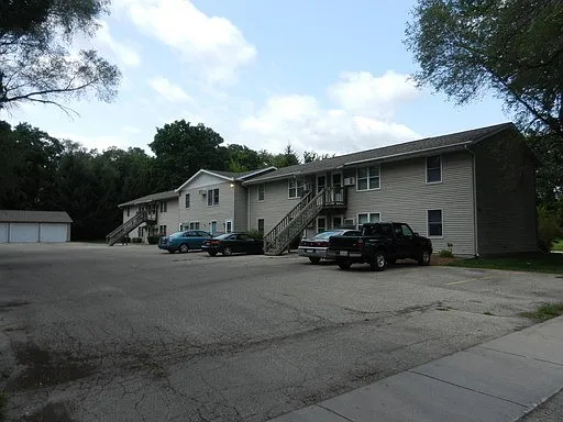 891 Parkview Dr — Photo 1