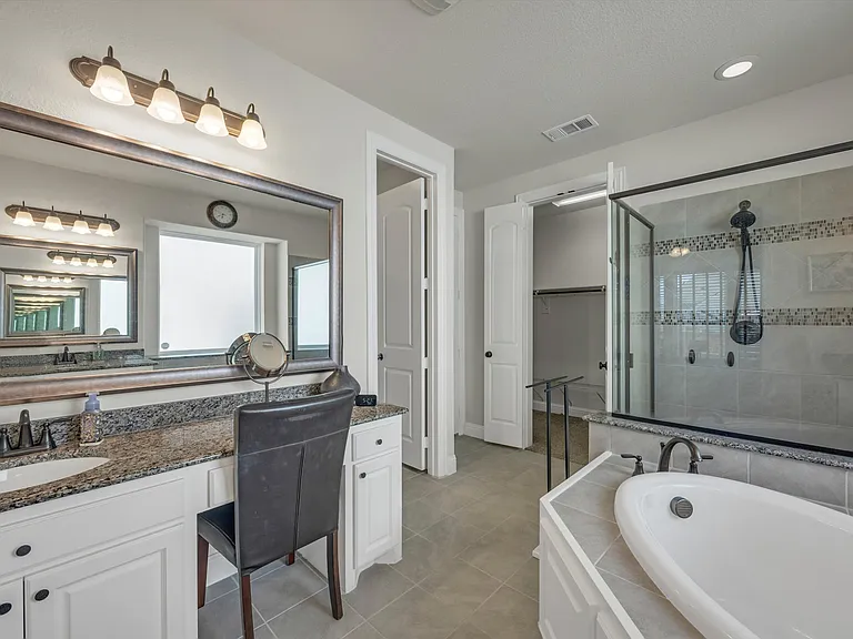 5520 Palisades Dr — Photo 7