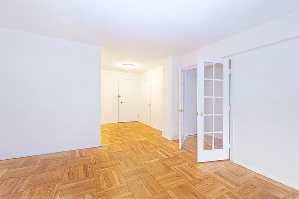 Rented by Keller Williams NYC | media 22