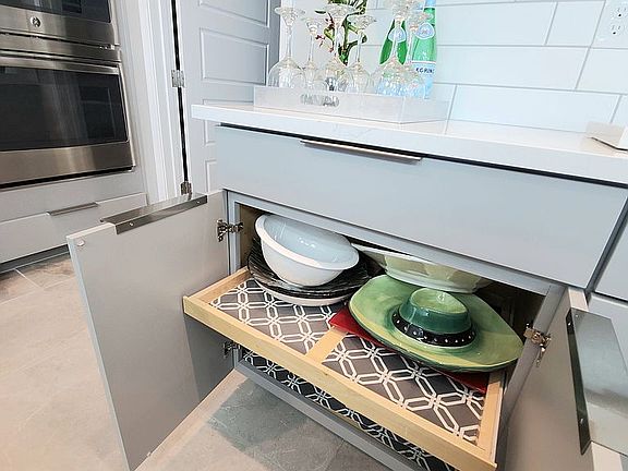Pull out Shelves 