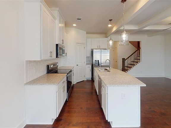 2nd image of 2253 Mulsanne Dr