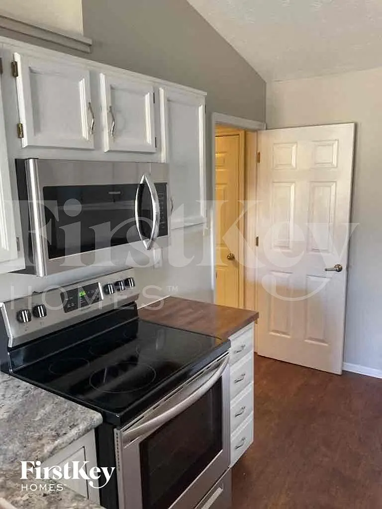 3 bed, 2.0 bath, 1418 sqft, $2,250 — Photo 4