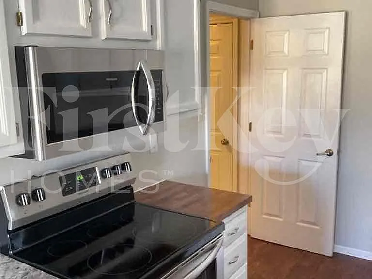 20828 Summitt Rd — Photo 4