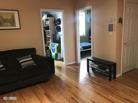 3rd image of 941 Manhattan Ave APT 2R