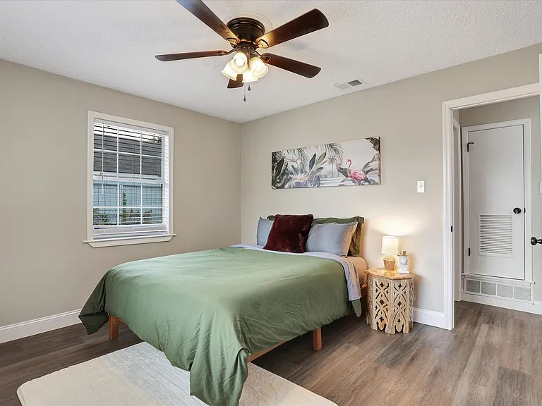 720 Dixon St — Photo 33
