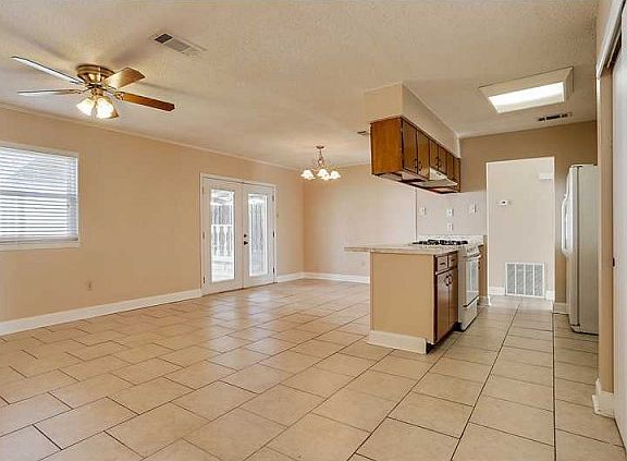2nd image of 5060 Highland Dr