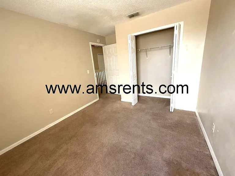2404 Condado Ct — Photo 32
