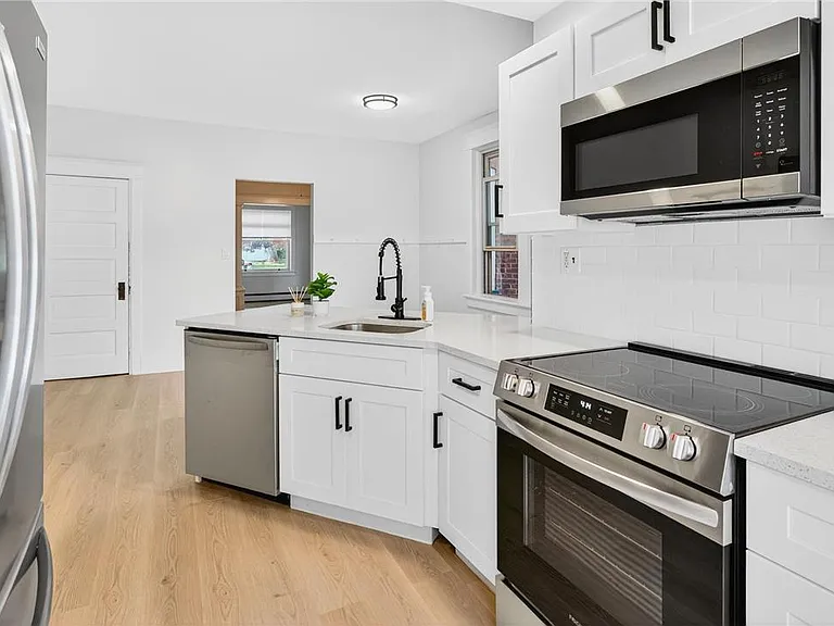 23 W Center St — Photo 14