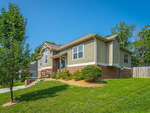 4th image of 9068 Wood Dale Ln