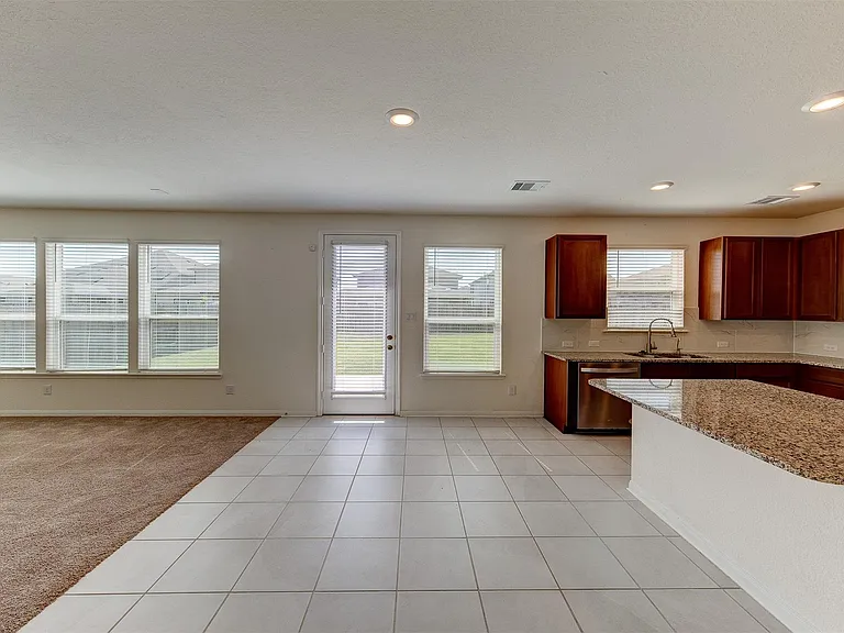 7218 Bakersfield Ct — Photo 9