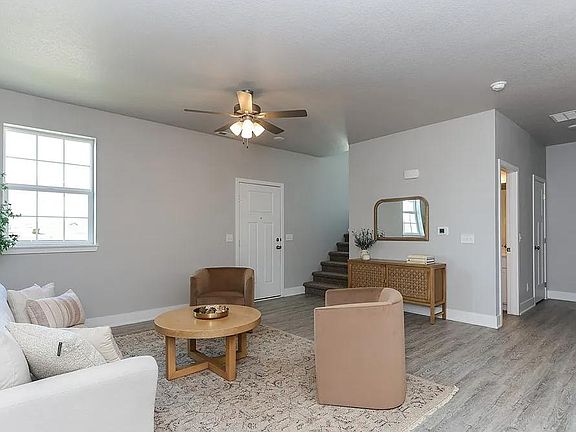 2nd image of 222 NW Common Pl