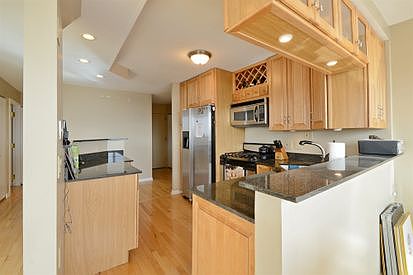 4th image of 2800 N Lake Shore Dr APT 3616