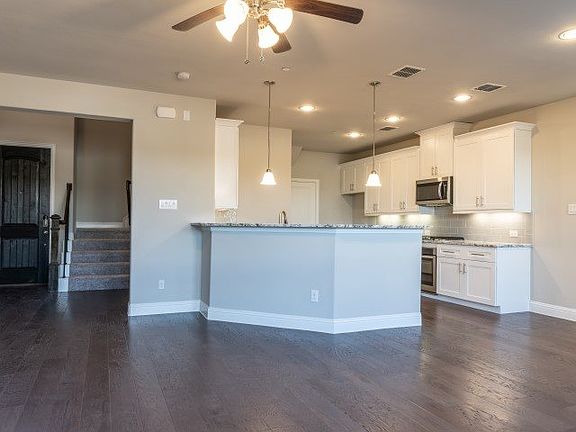 3rd image of 6405 Burbank Way