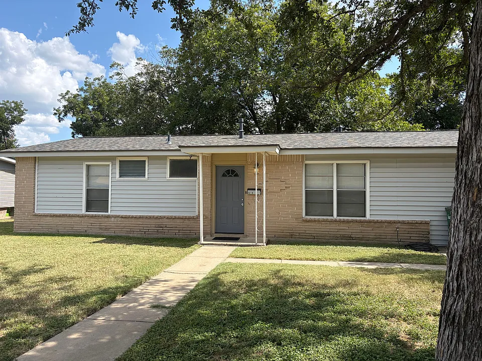 5018 Mary Diane Dr