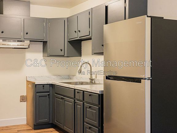 4th image of 729 Forestdale Ave APT 9