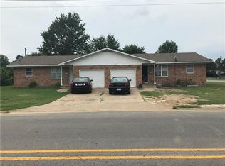 101 S Campbell Dr, Springdale, AR 72762