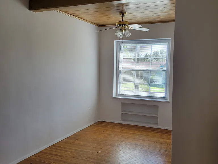 1275 E Washington Blvd — Photo 6